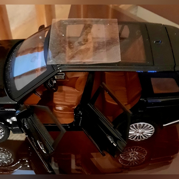 Toy Model Mini Car, Land Rover Range Rover, Black - Picture 5 of 12